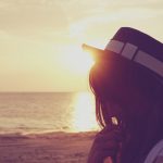 心を分かち合いたい女性のイメージ